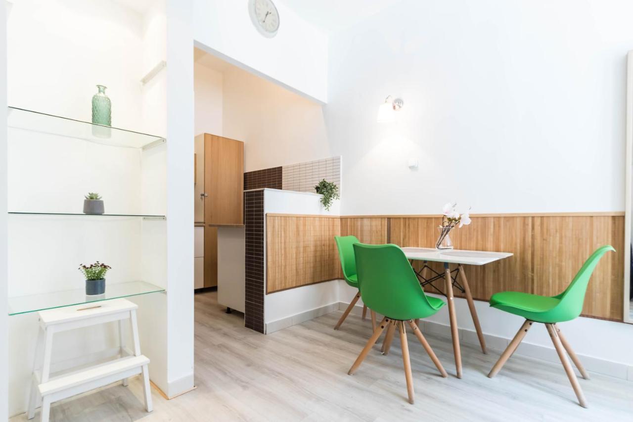 Adele's Close To Danube And Fashion Street Apartman *