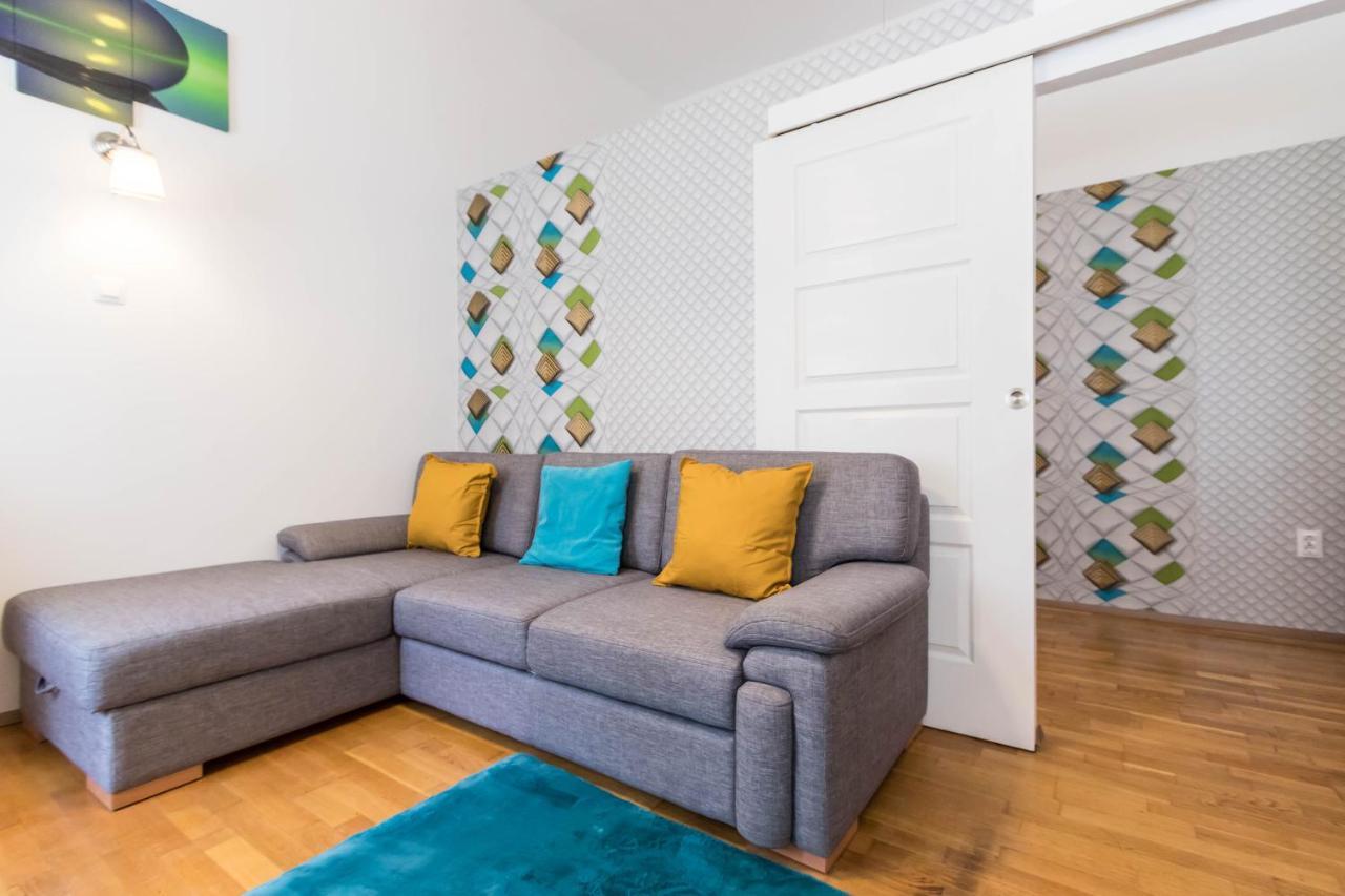 Adele's Close To Danube And Fashion Street Apartment